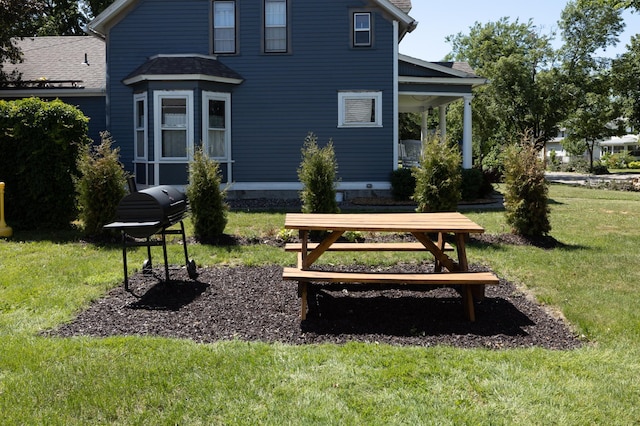 504 Buchanan St, Red Wing, MN 55066 - back of property with a lawn