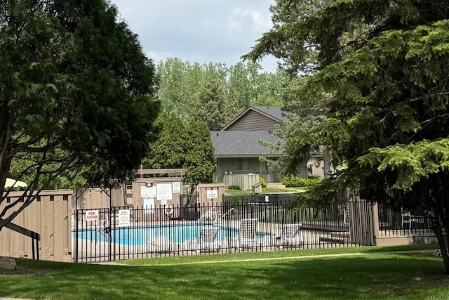 166 Windsor Ln, New Brighton, MN 55112 - view of community pool