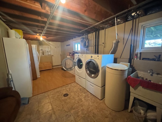 1601 8th Ave NE, Owatonna, MN 55060 - clothes washing area with washer and dryer