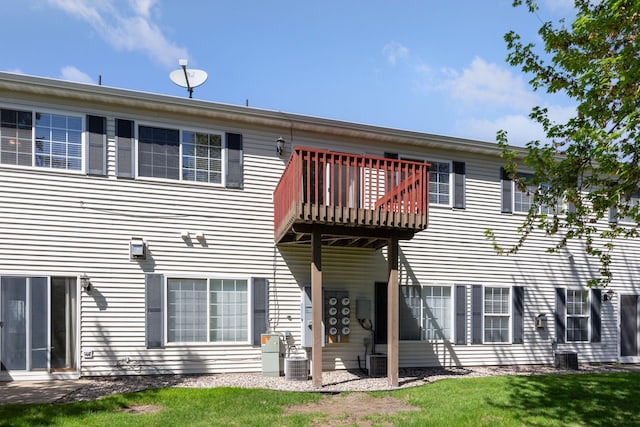1515 Yorkshire Ln, Shakopee, MN 55379 - rear view of house with central AC and a balcony