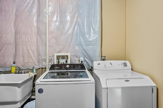 2001 Stonepine Ave, Hudson, WI 54016 - laundry room with washer and dryer