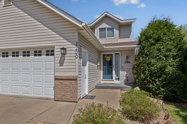 2200 15 1/2 St NW, Faribault, MN 55021 - entrance to property featuring a garage