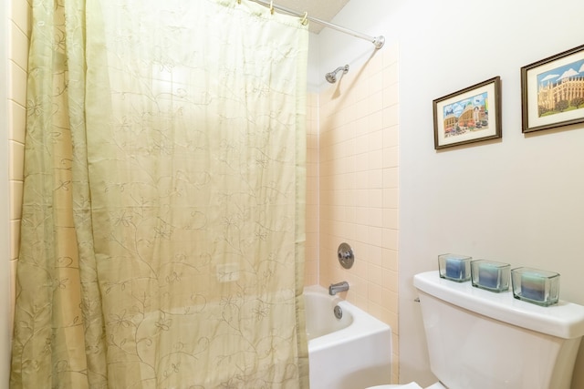 7625 Edinborough Way Unit 2116, Edina, MN 55435 - bathroom with shower / bathtub combination with curtain and toilet