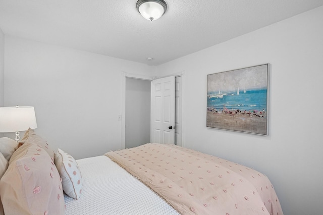 135 Eagle Lake Dr, Maple Grove, MN 55369 - bedroom featuring a closet