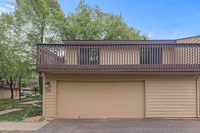 135 Eagle Lake Dr, Maple Grove, MN 55369 - view of front of house with a balcony