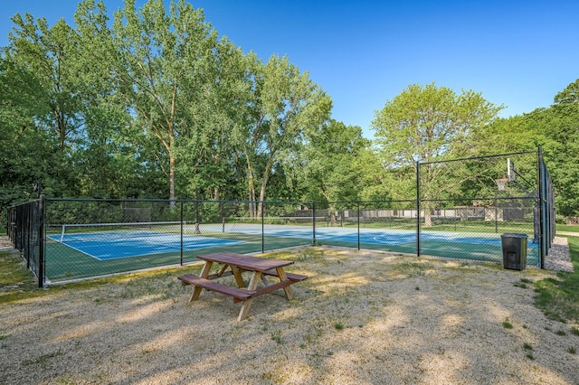 135 Eagle Lake Dr, Maple Grove, MN 55369 - view of tennis court