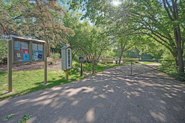 135 Eagle Lake Dr, Maple Grove, MN 55369 - view of home's community