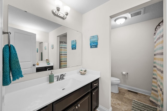 4118 San Vitero Ct, Victoria, MN 55318 - bathroom featuring toilet, vanity, baseboards, and curtained shower