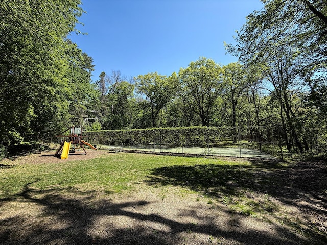 14700 Minnehaha Pl, Minnetonka, MN 55391 - view of yard