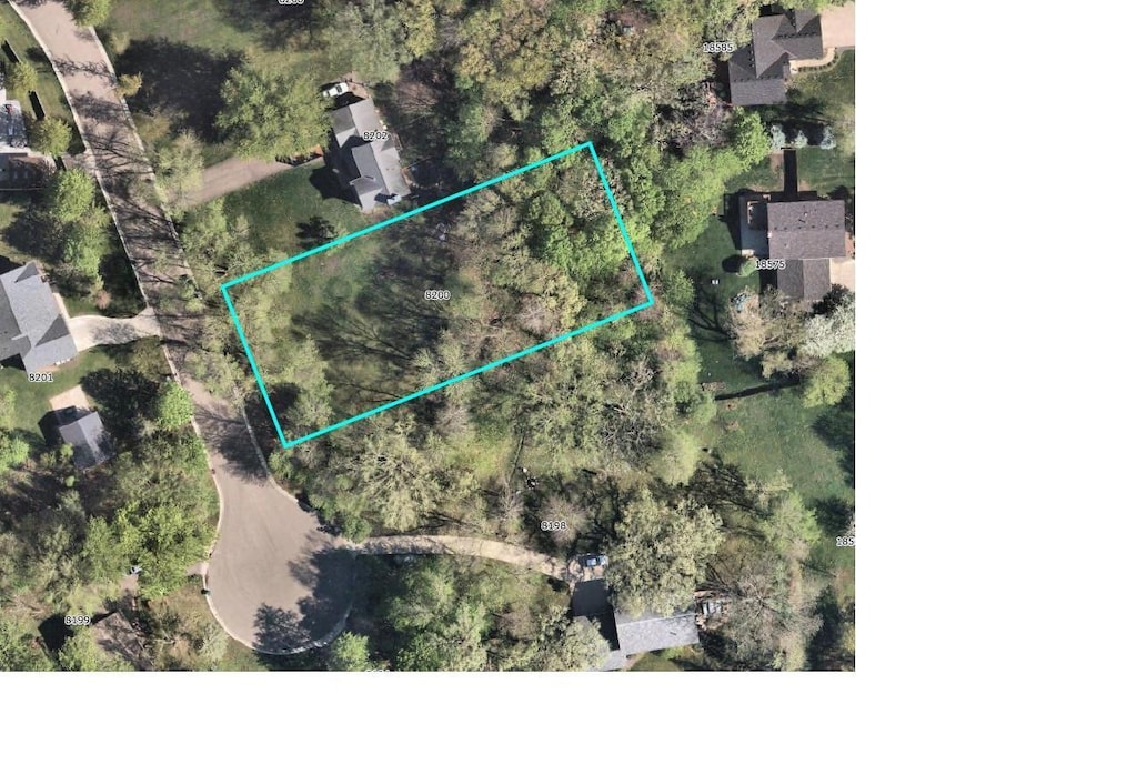 8200 Walnut Grove Ln N, Maple Grove, MN 55311