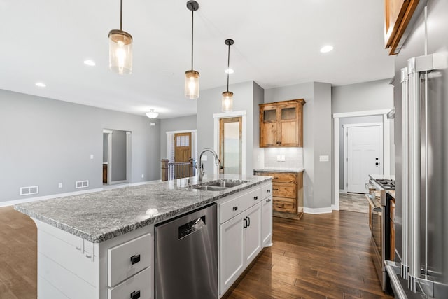 18041 224th Ave NW, Big Lake Twp, MN 55309 - kitchen with premium appliances, a sink, a center island with sink, dark wood-type flooring, and recessed lighting