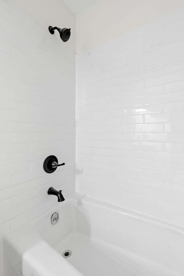 9018 Neill Lake Rd, Eden Prairie, MN 55347 - bathroom with washtub / shower combination