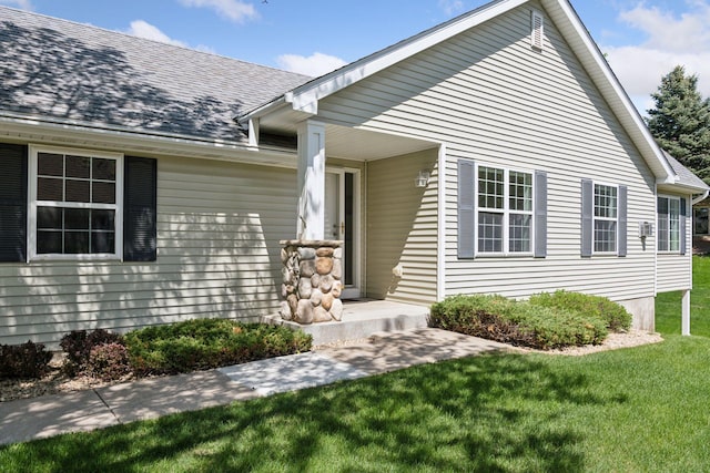 574 Marsh Dr, Delano, MN 55328 - entrance to property with a lawn and roof with shingles