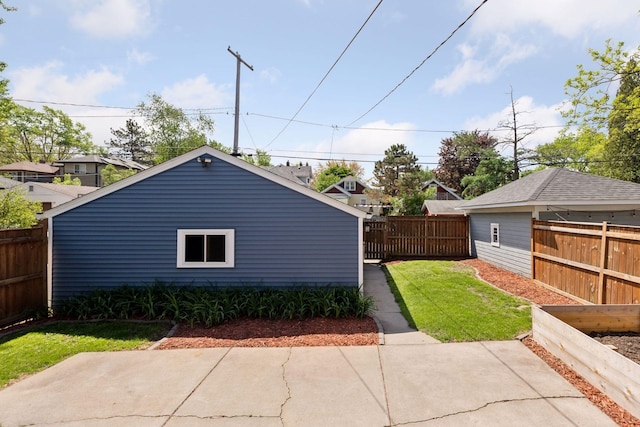 view of yard with a patio area