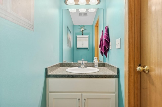 2141 Cleveland Ln S, Cambridge, MN 55008 - bathroom with vanity