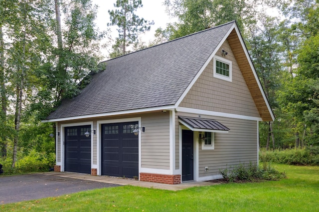 view of detached garage