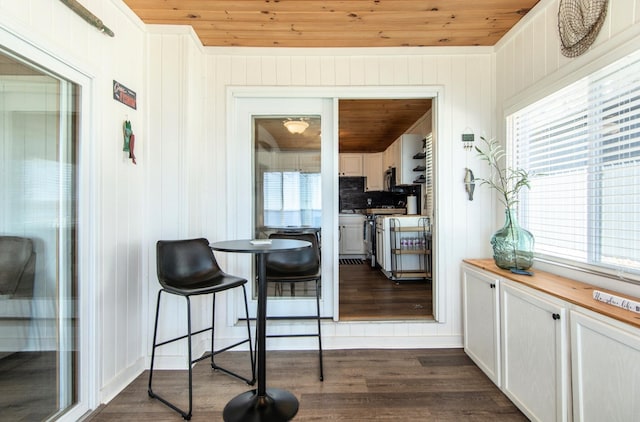 sunroom / solarium with healthy amount of natural light
