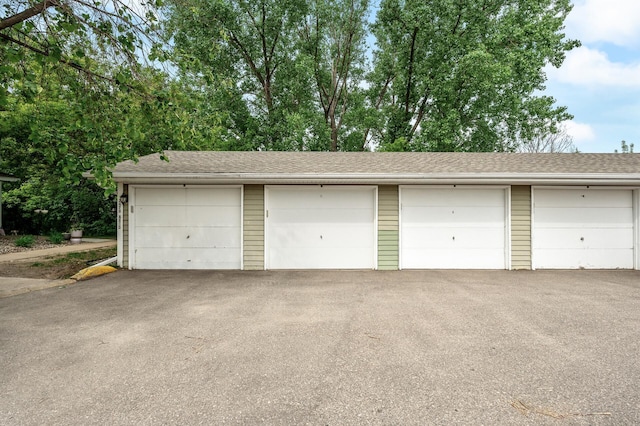2478 Cobble Hill Alcove Unit C, Woodbury, MN 55125 - view of garage