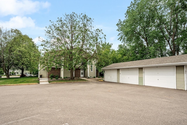 2478 Cobble Hill Alcove Unit C, Woodbury, MN 55125 - view of front facade with an outdoor structure