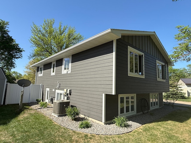 504 Fallwood Rd, Redwood Falls, MN 56283 - view of side of property with a central AC unit