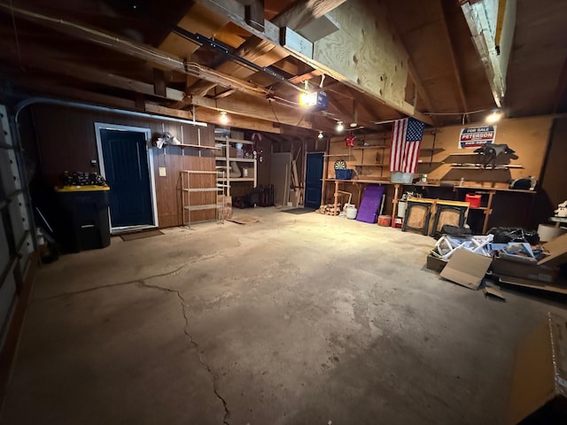 504 Fallwood Rd, Redwood Falls, MN 56283 - view of garage