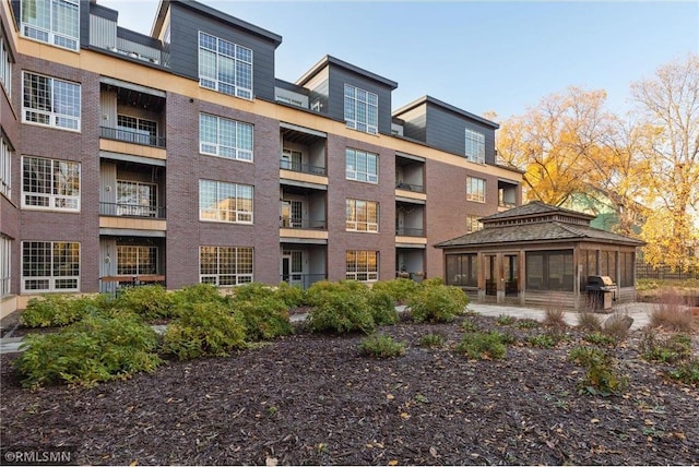 521 2nd St SE Unit 206, Minneapolis, MN 55414 - back of property featuring a gazebo