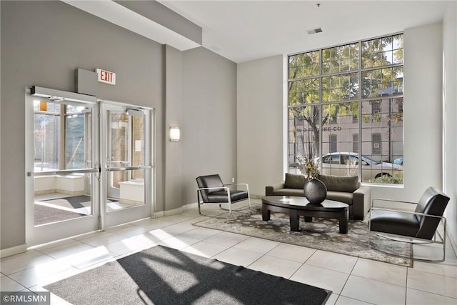 521 2nd St SE Unit 206, Minneapolis, MN 55414 - building lobby featuring expansive windows