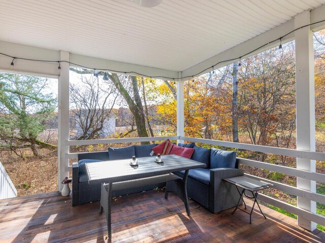 41218 Nelson Rd, North Branch, MN 55056 - sunroom / solarium featuring an outdoor hangout area