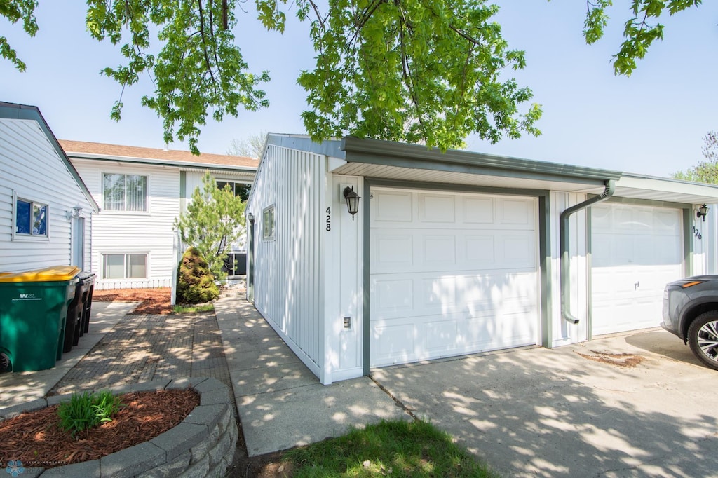 view of detached garage