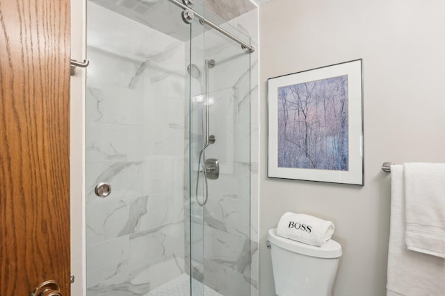 7676 Woodview Ct, Edina, MN 55439 - full bath featuring a marble finish shower and toilet