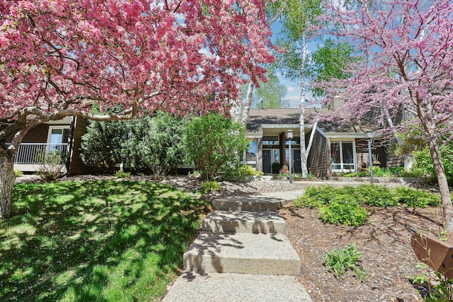 7676 Woodview Ct, Edina, MN 55439 - view of front facade