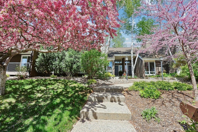 7676 Woodview Ct, Edina, MN 55439 - photo 1