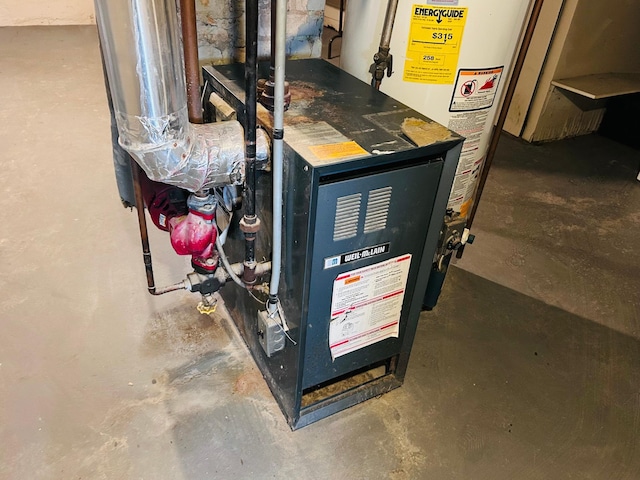 1536 Concordia Ave, Saint Paul, MN 55104 - utility room with water heater