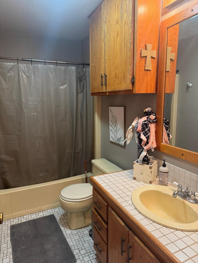 7525 Filbert Ln NE, Turtle River Twp, MN 56601 - full bath with shower / bath combination with curtain, vanity, and toilet
