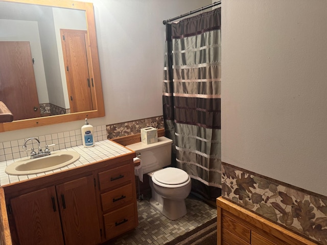 7525 Filbert Ln NE, Turtle River Twp, MN 56601 - full bath with vanity, toilet, and curtained shower