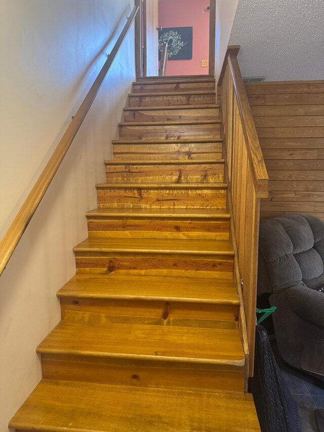 7525 Filbert Ln NE, Turtle River Twp, MN 56601 - view of stairs