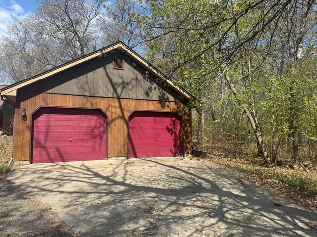 7525 Filbert Ln NE, Turtle River Twp, MN 56601 - garage with driveway