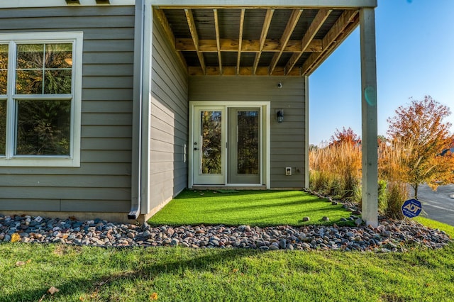 17796 Junelle Ct, Lakeville, MN 55044 - property entrance with a yard