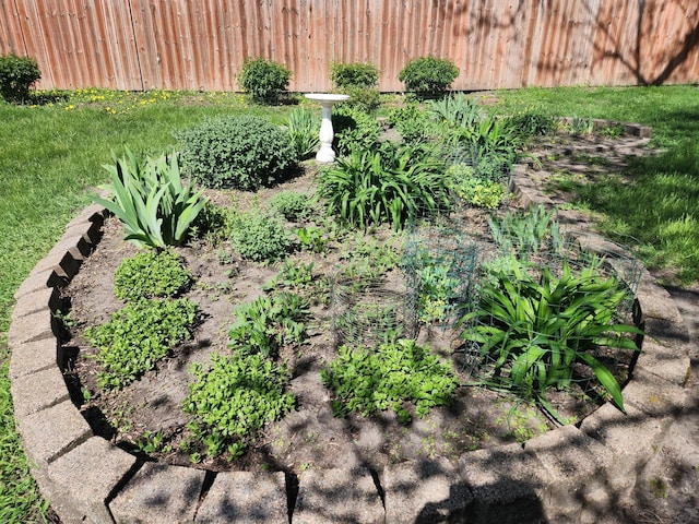 view of yard featuring fence