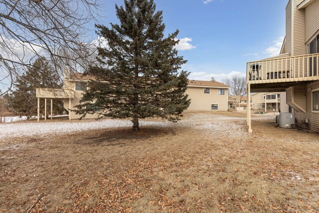 14870 Endicott Way Unit 20, Apple Valley, MN 55124 - view of yard featuring a deck