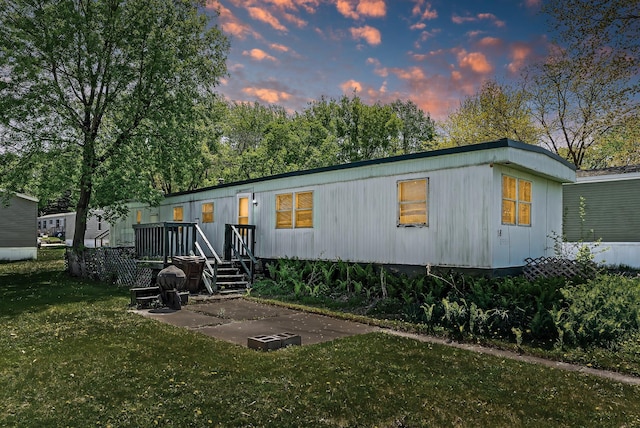 501 Forest St Unit 18, Belle Plaine, MN 56011 - view of front of house featuring a front lawn