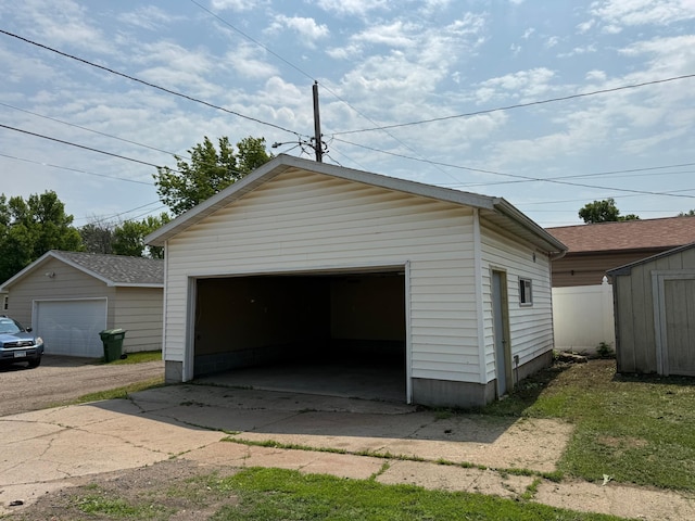 2612 3rd Ave W, Hibbing, MN 55746 - view of detached garage