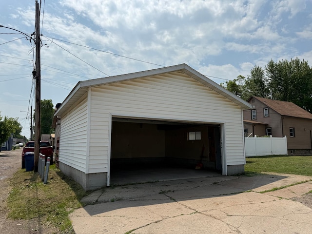 2612 3rd Ave W, Hibbing, MN 55746 - view of detached garage
