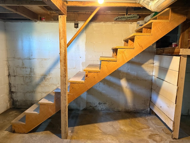 303 4th St S, Hoffman, MN 56339 - unfinished below grade area with stairway