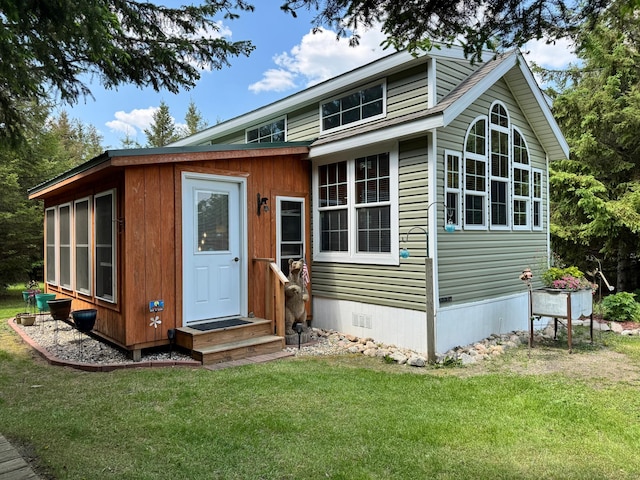 215 Marshall Ave, Henning, MN 56551 - view of front of home featuring a front lawn