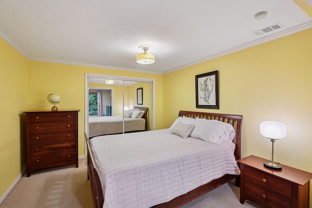 1623 Black Oaks Pl N, Plymouth, MN 55447 - bedroom featuring light carpet, crown molding, and a closet