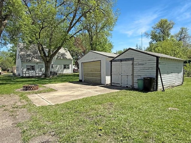 213 1st Ave E, Truman, MN 56088 - view of detached garage
