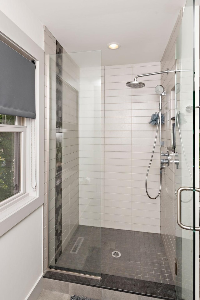 5808 Oaklawn Ave, Edina, MN 55424 - bathroom with a shower stall and recessed lighting