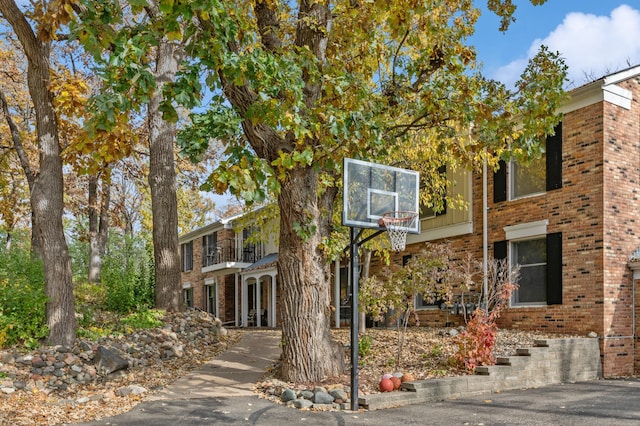 1345 Crestridge Ln Unit 203, Eagan, MN 55123 - view of sport court