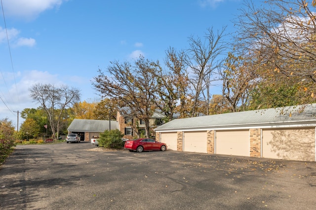 1345 Crestridge Ln Unit 203, Eagan, MN 55123 - view of garage